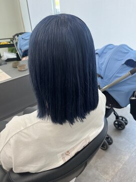 ガルボヘアー 桟橋店(garbo hair) ネイビーブルー ケアブリーチ トリートメント ボブ
