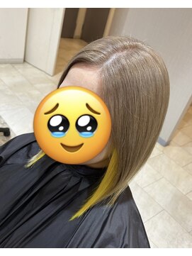 ラピステン 福岡天神 大名店(Lapis) 10代・20代/ハイトーンインナーカラー/相性◎ベージュ×イエロー