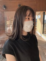 ニュース(NEWS)&nbsp;カーキグレージュ×ミディアムボブ