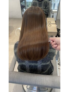 エラ(Ella) 髪質改善×ナチュラルストレートで美髪矯正