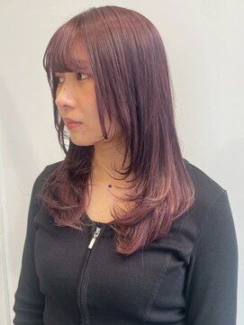 アッシュピンク レイヤーカット ブリーチ 顔周りカット 20代 