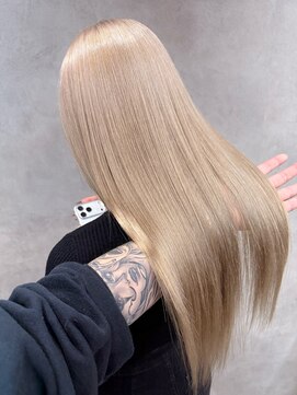 サニー 渋谷(SUNNY) レイヤーカット、ハイトーン、ミルクティーベージュケアブリーチ