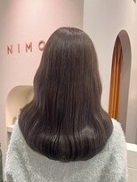 ニモ(NIMO.) ピンクベージュカラー/ハイトーン艶髪ミディ