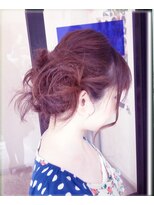 ノーマジーン(Norma jean)&nbsp;バックのカールやサイドの毛束をゆるくまとめて大人かわいく☆