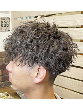 ヴェルゴ(vellgo) 前下がりツイストパーマ