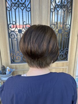 チョコレート(chocolate) 白髪ぼかしショートボブ