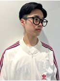 ツーブロックマッシュ センターパート 韓国風 黒髪ショート