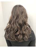 アライブ キチジョウジ(ALIVE Kichijoji) ベースに馴染ませるハイライトカラー