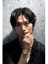 ネイビー(NAVY)&nbsp;ルーズパーマ　センターパート　マッシュ　刈り上げなし