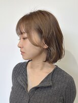ソアロ(SOARO)&nbsp;岐阜顔まわりレイヤーミディアム艶アッシュハイライト20代