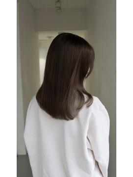 ネイヴィル(navile) 酸性ストレート×ブラウンカラー