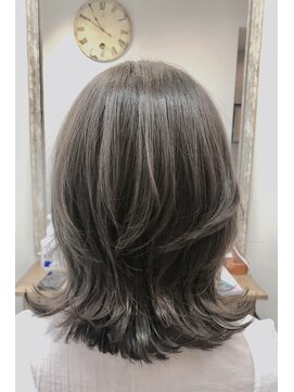 ヘアアンドヘッドスパ エリー(hair&headspa elly) 外ハネくびれミディ