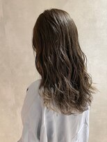 アイディール(:ideal)&nbsp;20代30代40代☆クールになりすぎないカーキアッシュ