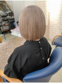 ペールベージュ