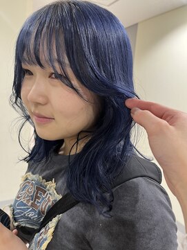 ヴァイス 新宿店(VAICE) ブリーチ1回でできるネイビーブルー