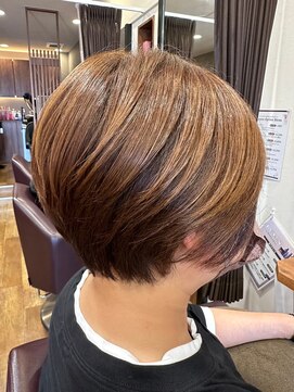 美容室ヒラトヤ 仙北店 大人可愛い小顔前下がりショートボブカット20代30代