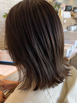カナリーバイマカロア(CANARY by Makaloa)の写真/お洒落を楽しみたい大人女性へのグレイカラーはお任せ！大人女性の魅力を引き出す、ワンランク上の髪色へ―