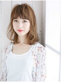 ミディアムレイヤーボブスタイル