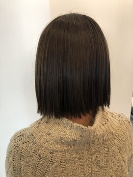 ニューカマー バイ ヘッドライト シブヤ(NEW COMER by HEADLIGHT shibuya) 切りっぱなしボブ