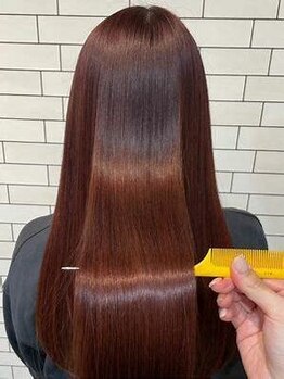 コウ(KOu)の写真/【初回限定、縮毛矯正クーポン有◎】くせ毛やうねりが気になる方はぜひ＜KOu＞へご来店ください！