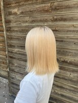 リリス(Lilith)&nbsp;ストレートが映えるハイトーンベージュ