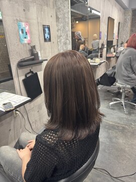 コワファースト長崎シャンプーボーイ 2nd(COIFF1RST 長崎 SHAMPOO BOY) ぱつっとボブ レイヤーボブ 外ハネボブ