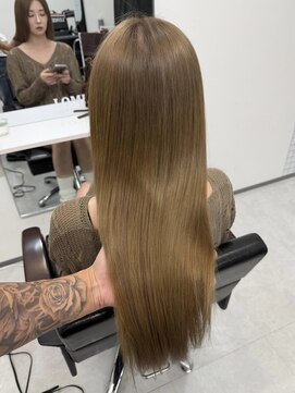 ロムーク 表参道(LOMKH) ロングレイヤーカット顔周りシールエクステ秋ヘーゼルグレージュ