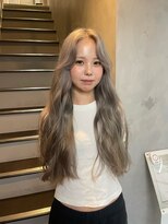ジーナ(XENA)&nbsp;夏の透明感を引き出す！涼しげグレージュ♪
