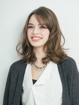 プシュケ(PSYCHE) ブリーチなしカラー外国人風グレージュ×ナチュラルくびれヘア