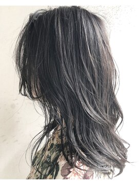 ヘアーアンドアトリエ マール(Hair&Atelier Marl) 【Marl】ハイライト入りグレージュカラー♪