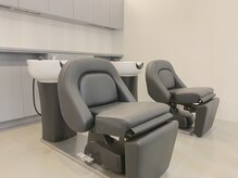 フルフラットのシャンプー台で極上のひとときを