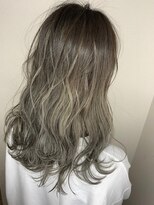 フロート 小阪店(float) アッシュグレー_耳かけ,毛先パーマ,イメチェン
