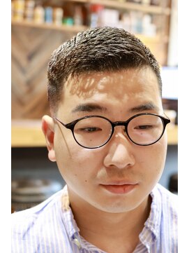 バーバーショップ スバル(BARBERSHOP SUBARU) <理容室><バーバー>濡れパンアイロンパーマフェード