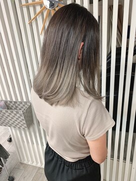 フロート 小阪店(float) グラデーションカラー_マロンベージュ Aラインボブ かきあげ