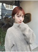 顔周りの遊びが可愛いショート_チョコレートフェザーバング