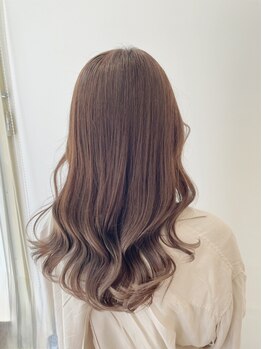 ジプソ(Gypso Hair salon)の写真/ちょっとした変化を楽しむ♪Gypsoで伸ばし中でも気分が上がる【美髪】ミディアムロングヘアに♪