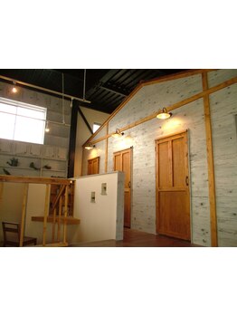 最旬からトレンドを取り入れたスタイルをご提案！今までとは違う自分に出会える特別なサロンタイムを♪