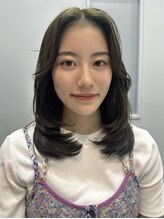 長めの前髪をふわっと分ける【ヌナモリ】は大人で上品な雰囲気に…