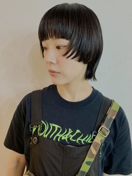 シュピール(Spiel) 顔まわりを切り込んだボブ