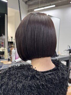 ソピ バイ インビテーション(sopi by invitation) アゴ下1cmボブ 切りっぱなしボブ 暗めブラウン ！