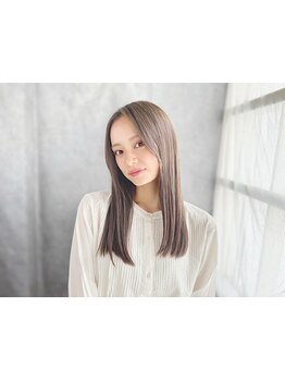 髪質に合わせた薬剤選定・ピンとならない自然なアイロン技術♪顔まわり・前髪はふんわり感を残す施術が◎