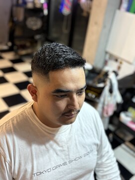 バッドバーバー 沖縄那覇(BADBARBER NAHA) サイドパート/スキンフェード/バーバースタイル