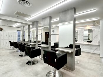 Lapis 新宿　ブリーチ/エクステ/髪質改善/カット【ラピス】