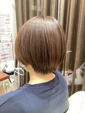 美容室ヒラトヤ 都南店 ベージュカラー大人可愛い小顔ひし形ショートボブカット