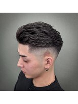 マコ(MACO)&nbsp;スキンフェード×癖毛風パーマ