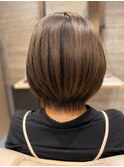 シルエットがきれいな大人ボブ