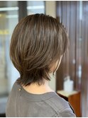 大人可愛い外ハネミディアムレイヤー　ひし形くびれボブ　小顔
