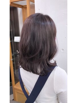 リッカ(RICCA) 【くびれミディアムヘア】艶髪ラベンダーグレージュ☆