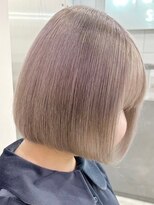 ウィコ 新宿(WICO)&nbsp;ホワイトグレー☆ [新宿駅/フェミニン/モード/ダークアッシュ]