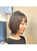 大人ショートボブ/ホワイトグレージュ/ブリーチ/ダブルカラー
